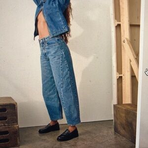 Curve Love Mid Rise Barrel Jean